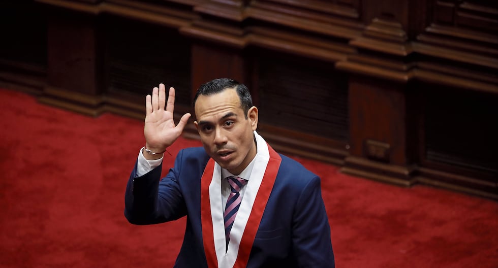 Mayoría congresal que apoya al Gobierno elige a José Jerí como presidente del Congreso