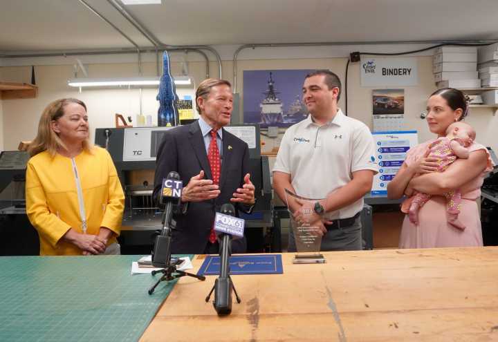 Officials Honor West Hartford’s Cricket Press as ‘SBA Family Business of the Year’