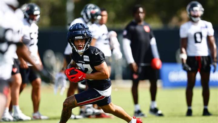Texans Morning News | Intensity evident early in camp