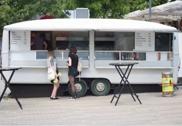 Alertan sobre vendedores de comida sin permiso en Charlotte