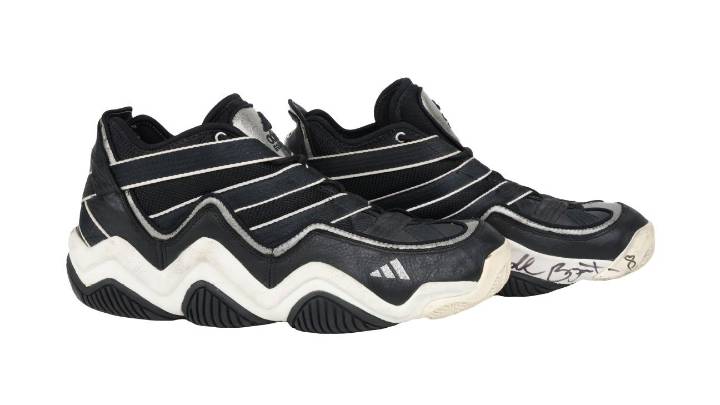 Sneakers from Kobe Bryant's first career start sell for $240K