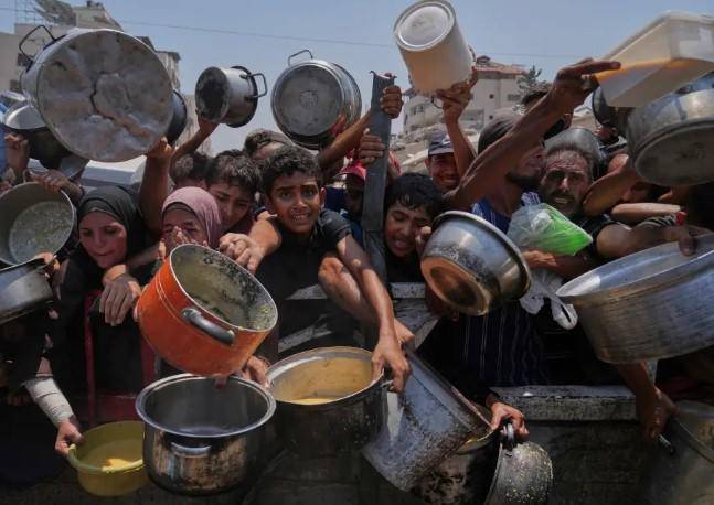 Trump insiste en que la rendición de Hamás pondrá fin a la crisis humanitaria de Gaza