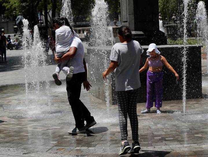 Nueva York emite recomendaciones clave para protegerse durante la ola de calor extremo