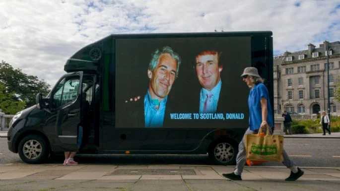 Estadounidenses reprueban a Trump por su relación con el caso Epstein