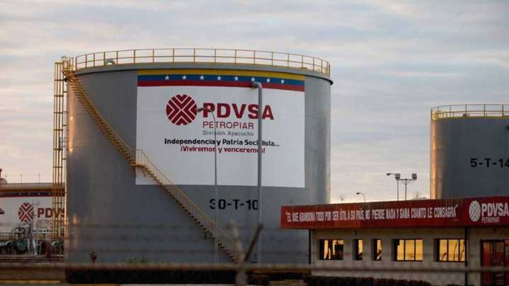 Trump renueva discretamente la licencia de Chevron en Venezuela, marcando un cambio en la política estadounidense