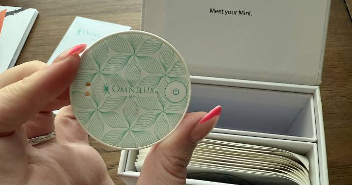 Omnilux Mini review: Does red light therapy actually work?