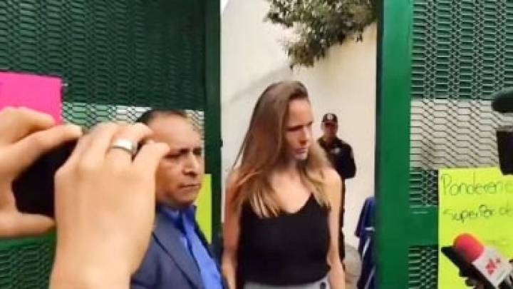 Juez ordena a “Lady Racista” disculparse con policía y acatar las siguientes medidas