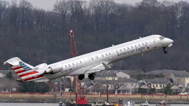 NTSB opens hearings on deadly Washington collision between a helicopter and passenger plane