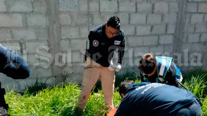Golpean pobladores de Calpulalpan a presunto ladrón y lo dejan gravemente herido
