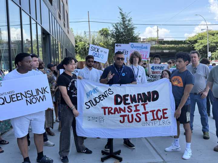 Queens Rallies for Rails Over Trails in Transit