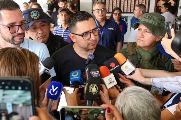 Gobernador de Mérida resalta participación juvenil en jornada electoral