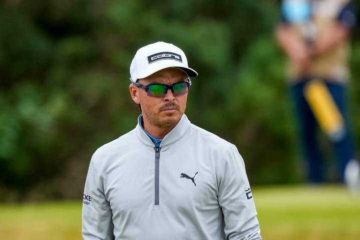 Rickie Fowler Caught Off Guard by Golf Reporter’s Odd Request at $20 Million PGA Tour Event During the start of the FedEx Cup playoffs, Rickie Fowler experienced a bizarre but lighthearted moment with