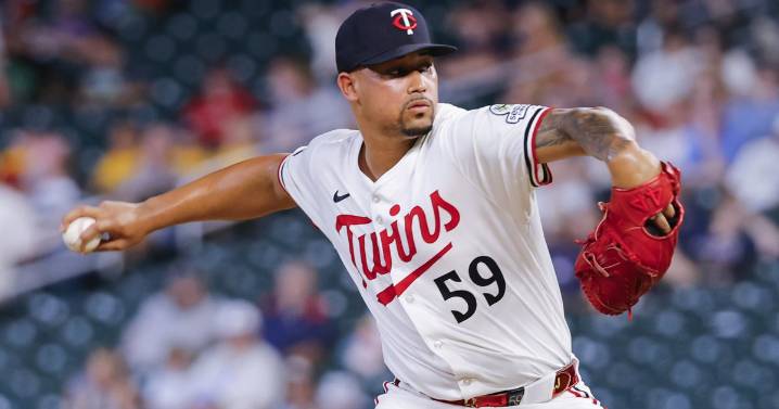 Report: Phillies among teams 'annoying' Twins with trade calls