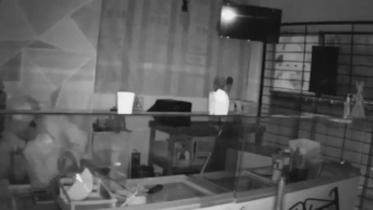 Atracan paletería de San Manuel; video exhibe a los delincuentes