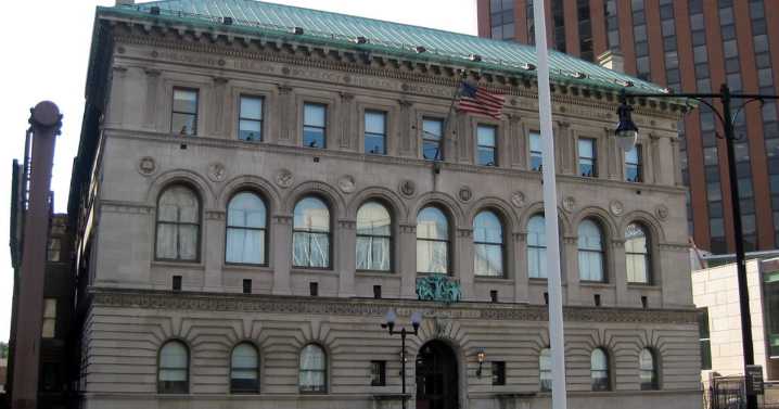 Newark Public Library Staff Receive New Contract After 1.5 Years, But Miss $40K Salary Mark