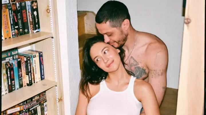 Pete Davidson Expecting First Child With Girlfriend Elsie Hewitt, Source Confirms