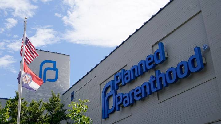 Judge blocks Trump administration's efforts to defund Planned Parenthood