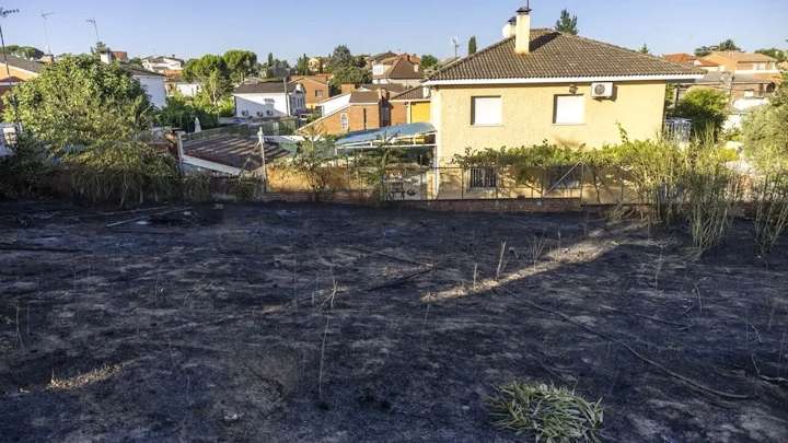 El incendio de Méntrida, perimetrado al 100% y vigilado por posible reactivación