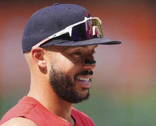 Carlos Correa is reuniting with the Astros after a trade with the Twins, AP source says