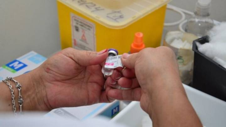 Especialistas recomiendan vacunación contra el dengue durante el invierno