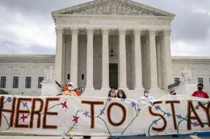 Tribunal echa abajo orden de Trump para suprimir ciudadanía por nacimiento