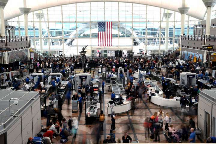 Passengers flee American Airlines Flight 3023 in Denver