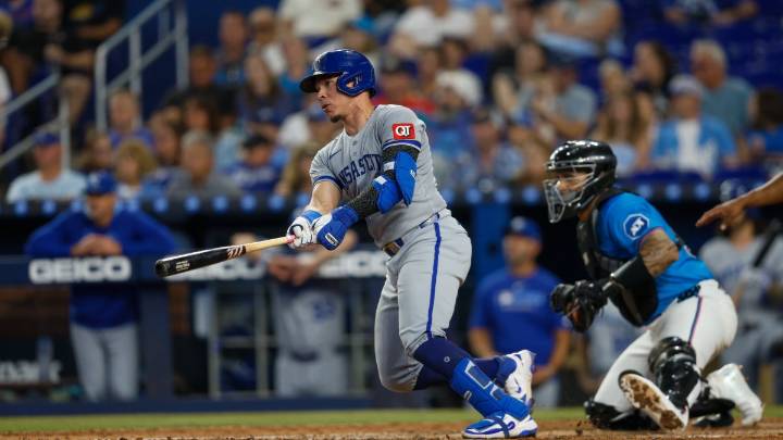 Padres trade 2 starting pitchers to Royals for catcher Freddy Fermin