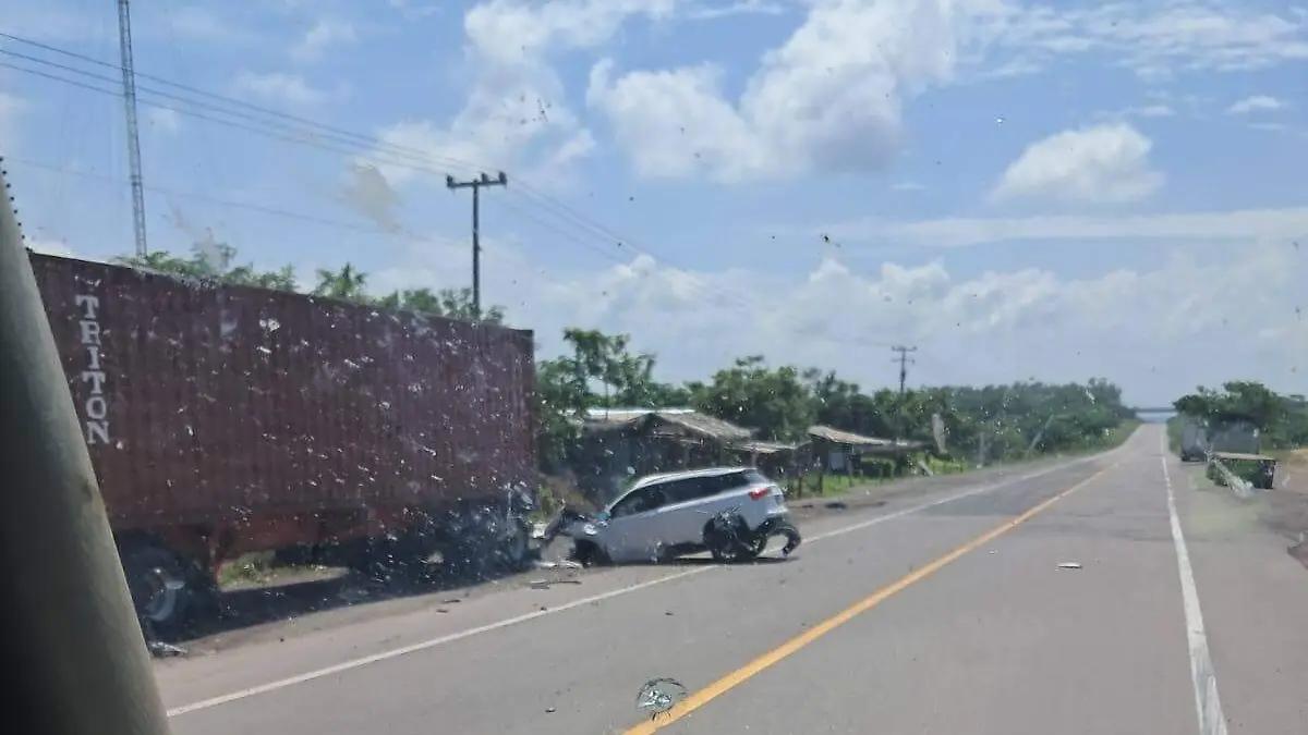 Accidente sobre la Siglo XXI deja un muerto y un herido