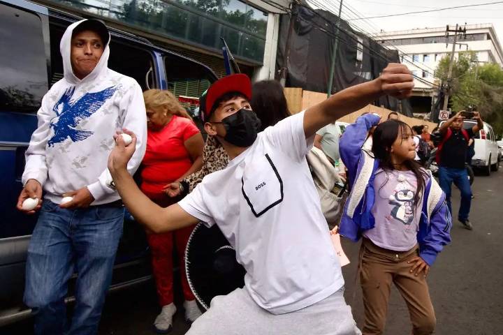 Vinculan a proceso a ‘Lady Racista’ por discriminación a policía; debe ofrecer disculpas