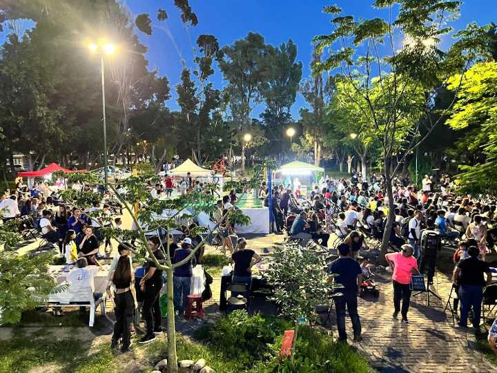 MÁS DE 600 PERSONAS DISFRUTAN DE “NOCHES DE PARQUES” EN LEÓN