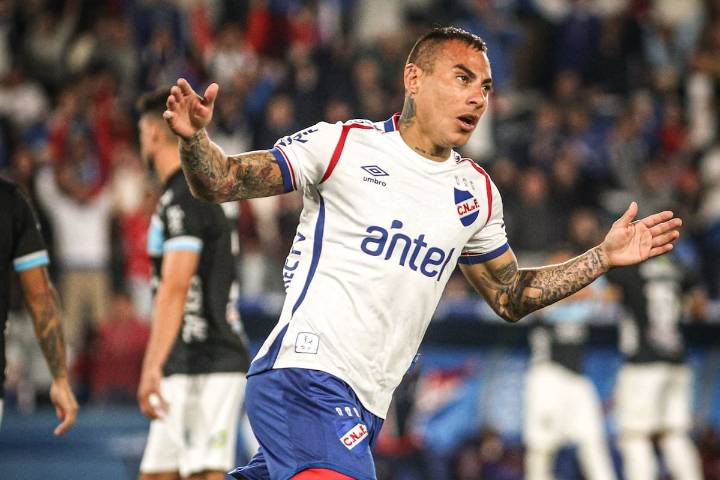 Con breve mensaje: Nacional se despide de Eduardo Vargas y el chileno ya es jugador libre para firmar por otro club