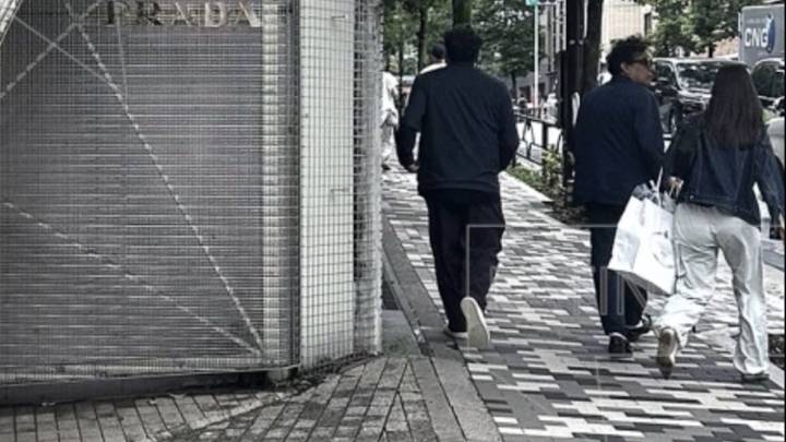 Revelan nuevas imágenes de Andrés Manuel López Beltrán “Andy” saliendo de Prada en Tokio