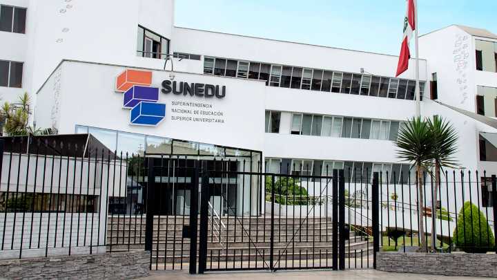 Congreso aprueba dictamen que busca extender mandato de autoridades en la Sunedu