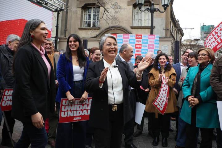 Jara anunció primeros nombres de su comando presidencial