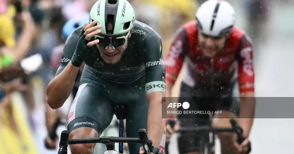 El maillot verde Jonathan Milan gana al esprint la 17ª etapa del Tour de Francia