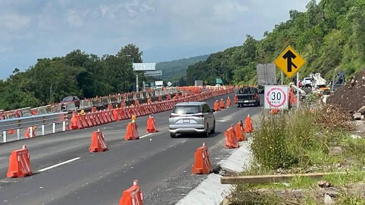 Autopista México-Cuernavaca suma tres volcaduras en una semana