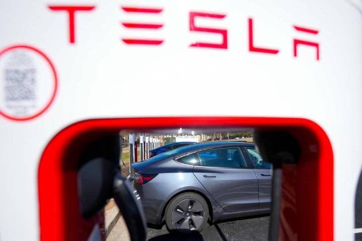 Samsung’s Tesla order fuels recovery bets despite chip woes
