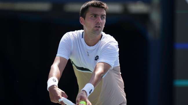 Tomás Barrios vence a leyenda del circuito y avanza en Toronto