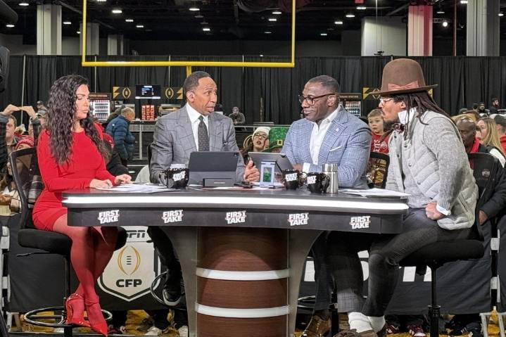 Deadspin | Report: ESPN punts Shannon Sharpe after lawsuit settlement