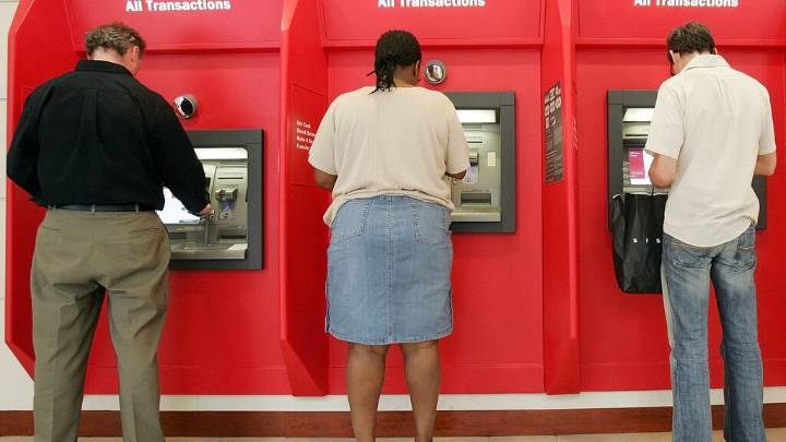 Múltiples condados de Texas anuncian el arresto de varios sospechosos de robar a personas al salir de bancos