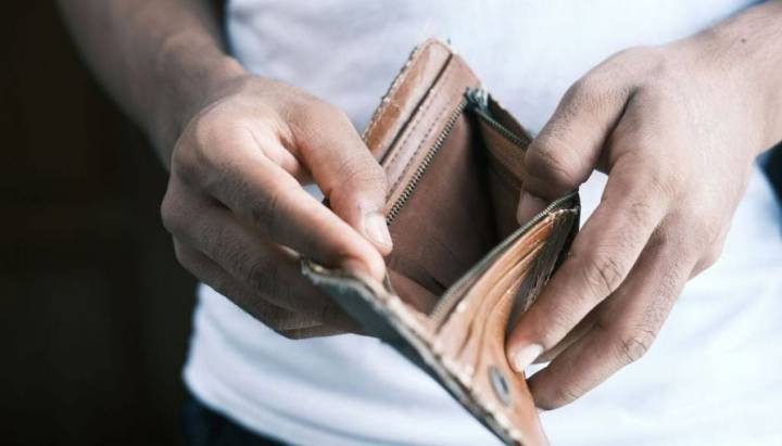 57 % de los hogares chilenos mantiene al menos una deuda: 5 consejos para enfrentar esos pagos que ahogan
