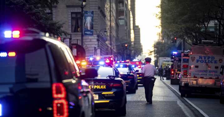 At least 5 people killed in a Manhattan office building shooting