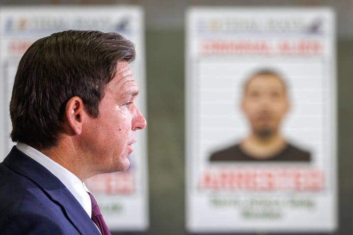 DeSantis anuncia inicio de vuelos de deportación desde 'Alligator Alcatraz'