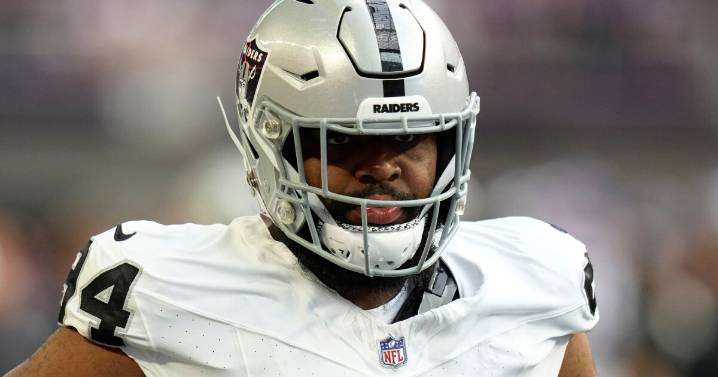 Raiders teammate filed complaint after Wilkins' unwanted kiss, sources say