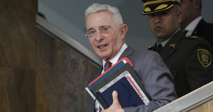Álvaro Uribe declarado culpable por soborno y fraude procesal en juicio sin precedentes en Colombia