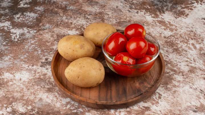 La patata habría evolucionado a partir del tomate hace unos nueve millones de años, según un estudio