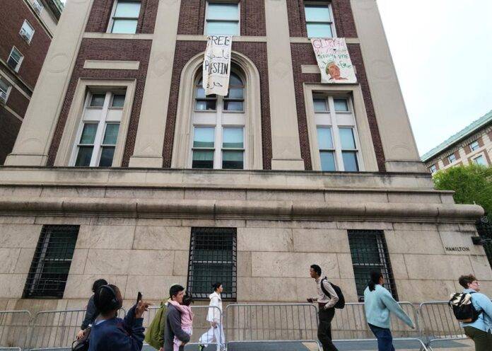 Universidad de Columbia adopta polémica definición de antisemitismo para complacer a Trump