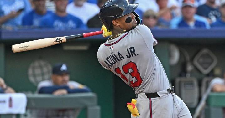 Braves ride homers, walks to win over Royals