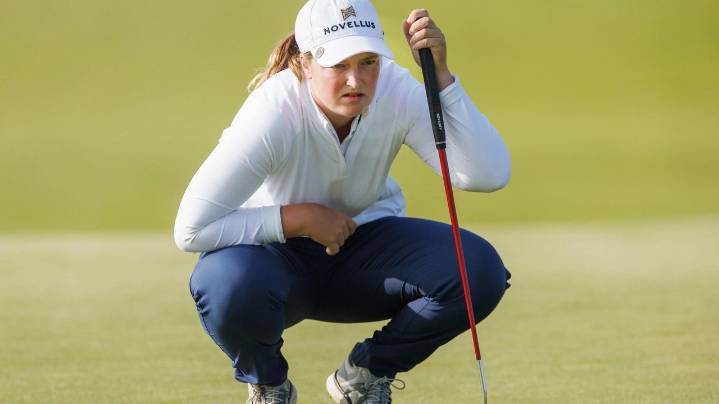Lottie Woad makes pro debut and is 1 shot behind in Women's Scottish Open