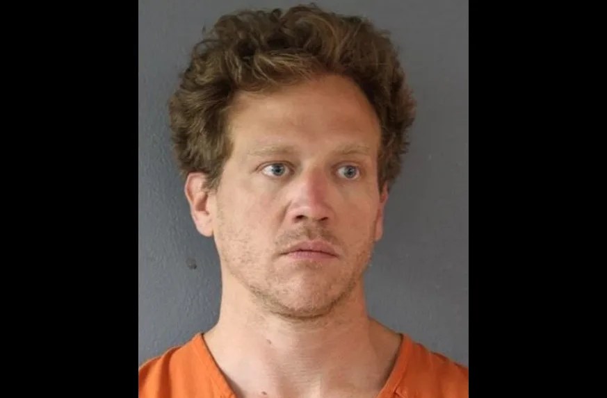 Hombre de Oklahoma City acusado de homicidio tras apuñalar a su pareja